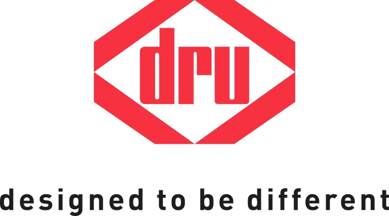 DRU Logo NEW PMS032C met zwarte pay off